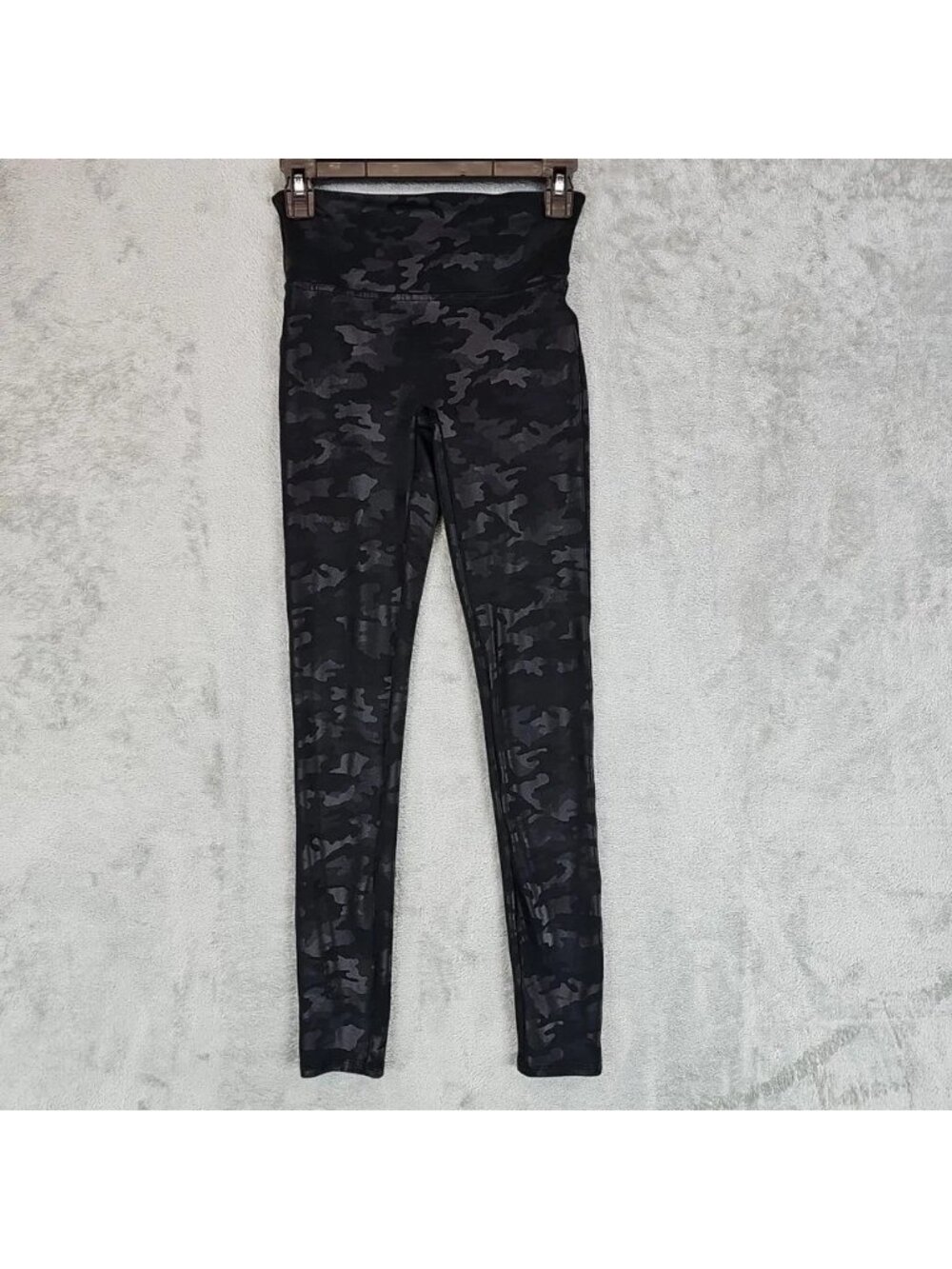Spanx Leggings Womens S Black Faux Leather Camo High Rise Ankle Shaping Stretch